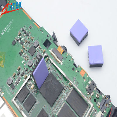 Η υψηλή stickiness επιφάνεια πραγματοποιεί το PCB σφραγίδων/την ΚΜΕ/το οδηγημένο ιώδες θερμικό αγώγιμο μαξιλάρι -50 σιλικόνης 2W σε 200℃
